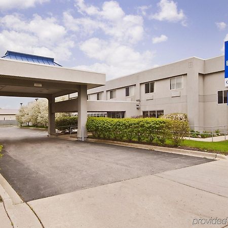 Americas Best Value Inn Уокиган Экстерьер фото