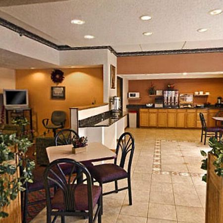 Americas Best Value Inn Уокиган Экстерьер фото