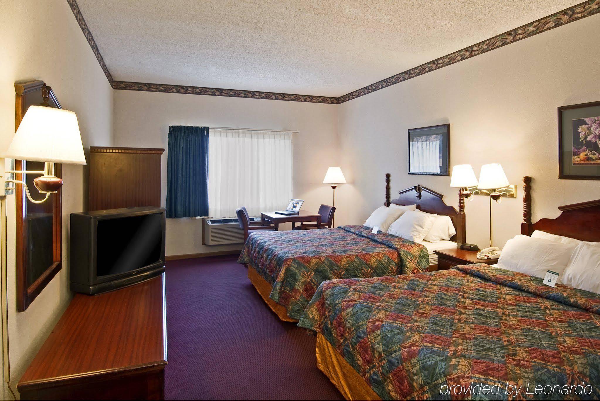 Americas Best Value Inn Уокиган Экстерьер фото