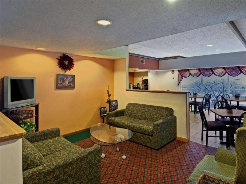 Americas Best Value Inn Уокиган Экстерьер фото