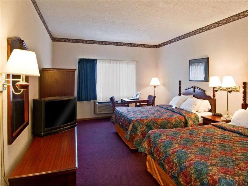 Americas Best Value Inn Уокиган Экстерьер фото