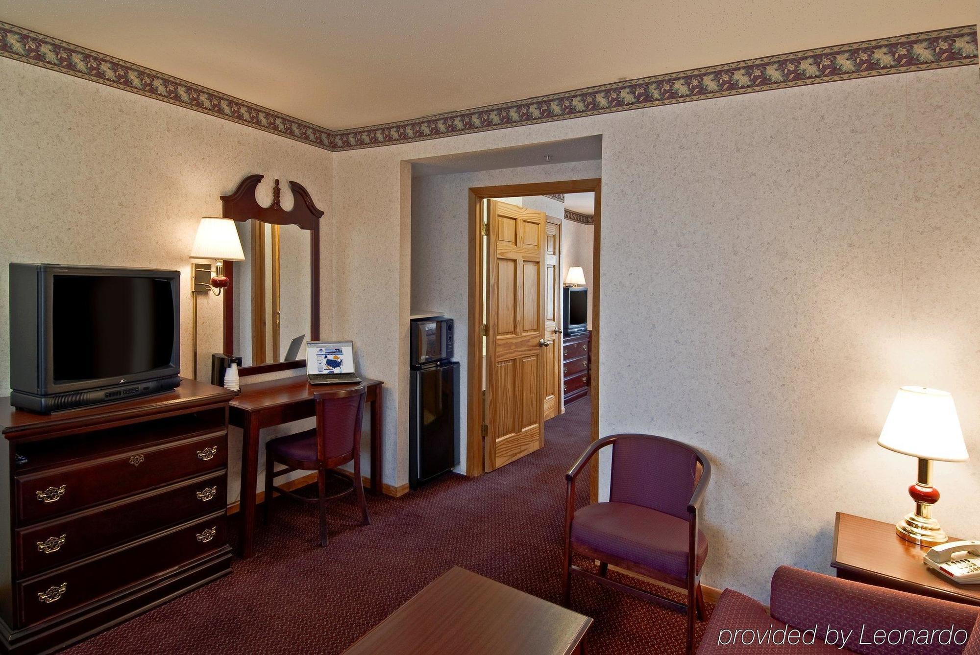 Americas Best Value Inn Уокиган Номер фото