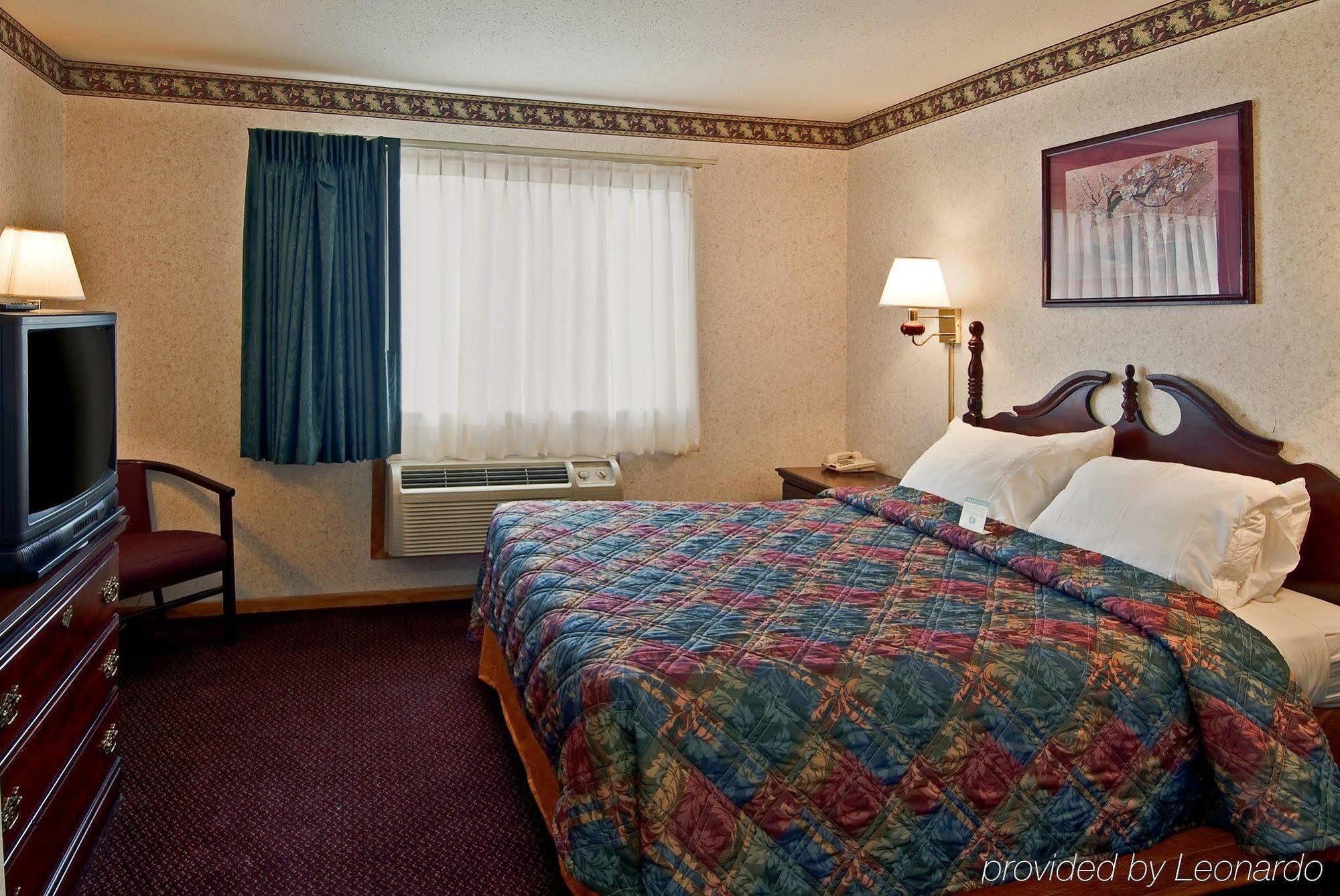 Americas Best Value Inn Уокиган Номер фото